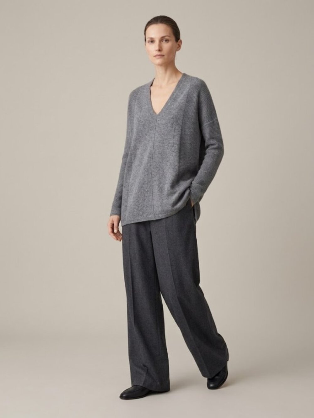 Vince 100% Cashmere Ribbed Panel V-Neck Tunic Sweater in Heather Grey